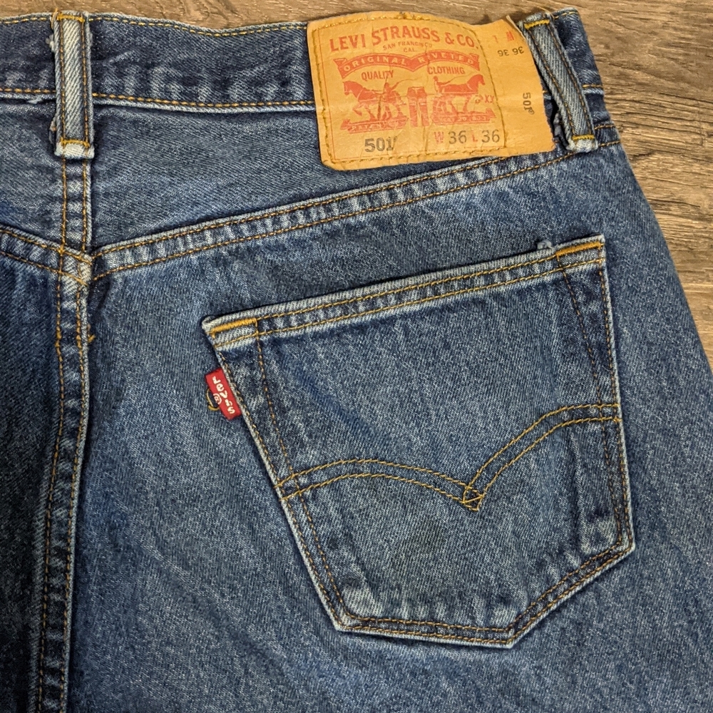 Distressed Levis 501 Jeans Straight Leg Button Fly Med Wash 36 X 32